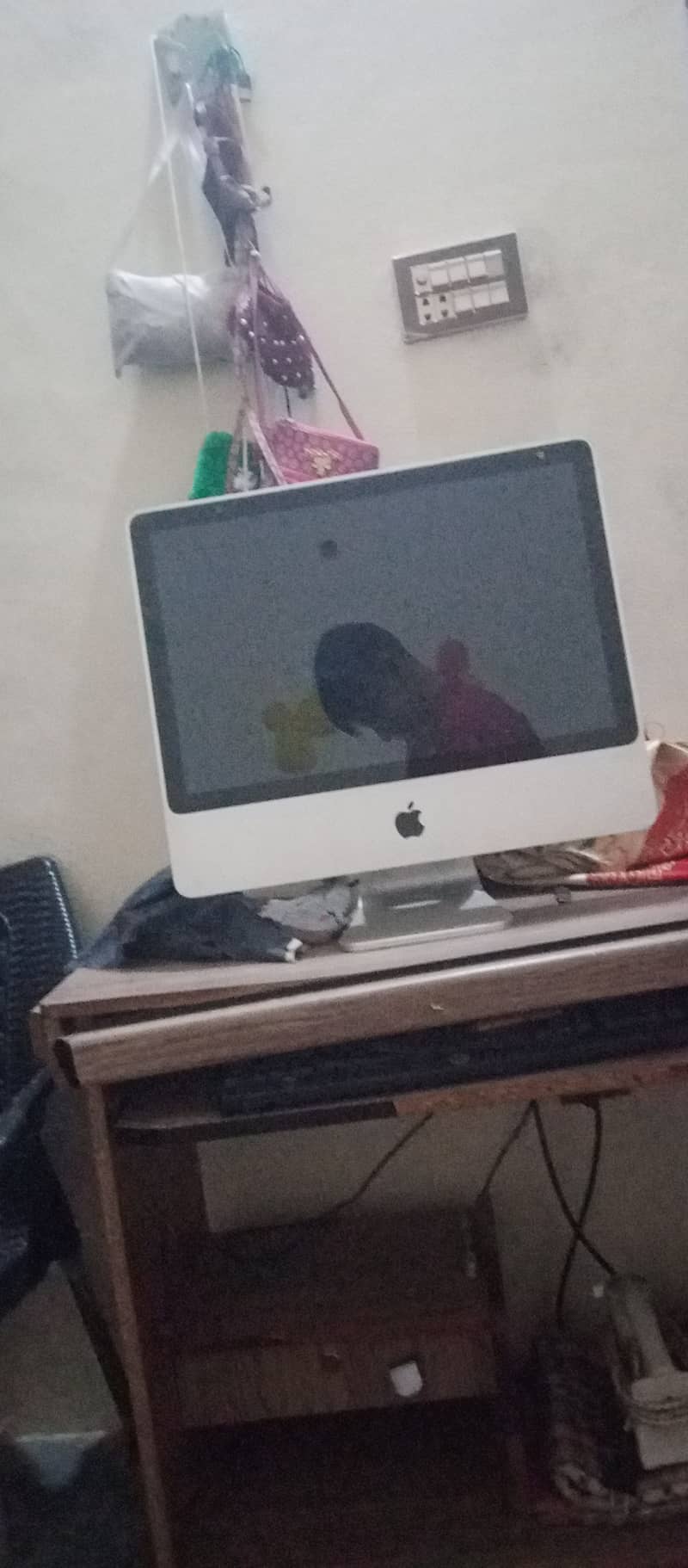 Name: imac ram:4gb storage:256gb processor:core 2 duo 0