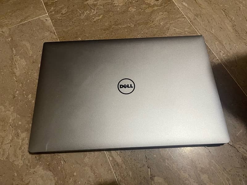 Dell precision 5520 1