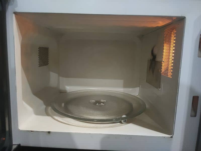 Microwave Dawlance Model Available For Sale 1