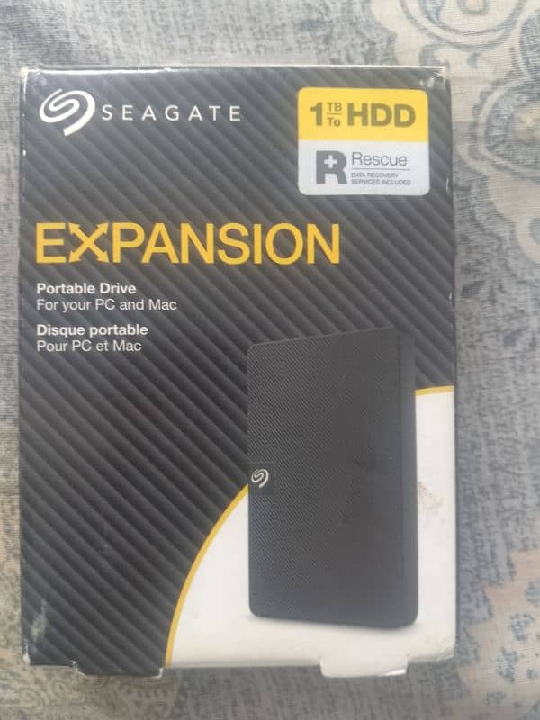 Seagate Expansion Portable 1 TB External Hard Drive USB 3.0 0