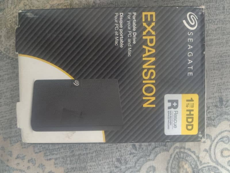 Seagate Expansion Portable 1 TB External Hard Drive USB 3.0 1