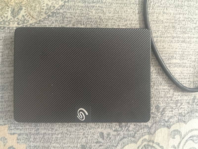 Seagate Expansion Portable 2 TB External Hard Drive USB 3.0 0