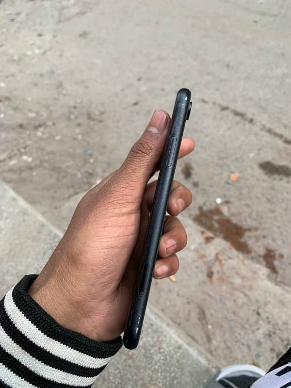 iphone xr jv 1