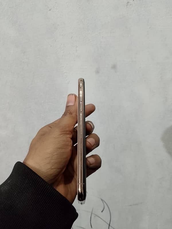 iPhone XS Golden non pta with box 7