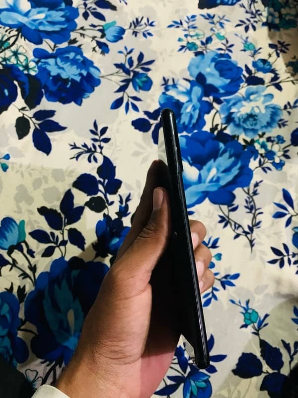 samsung s21 plus 8/128 need cash arrgent sall 03240069071 5