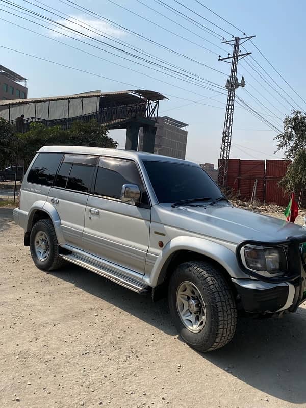 Mitsubishi Pajero 1994 2