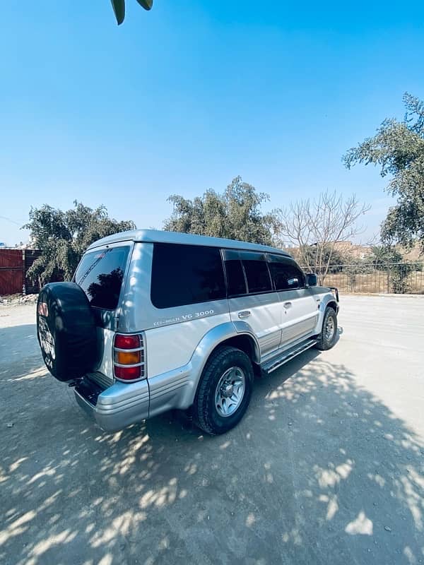 Mitsubishi Pajero 1994 3