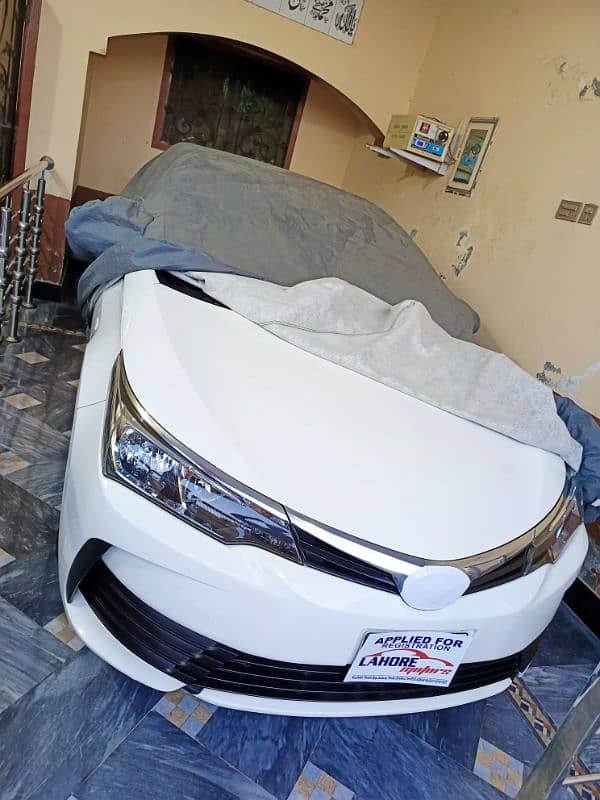 Toyota Corolla GLI 2019 super white colour 7