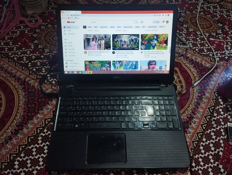 Dell 19" Laptop | Core i3 | 4GB RAM | 500GB HDD | Windows 8.1 3