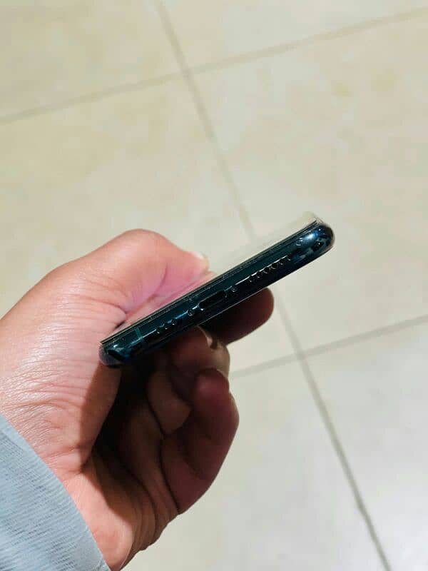 iphone 11 pro 2