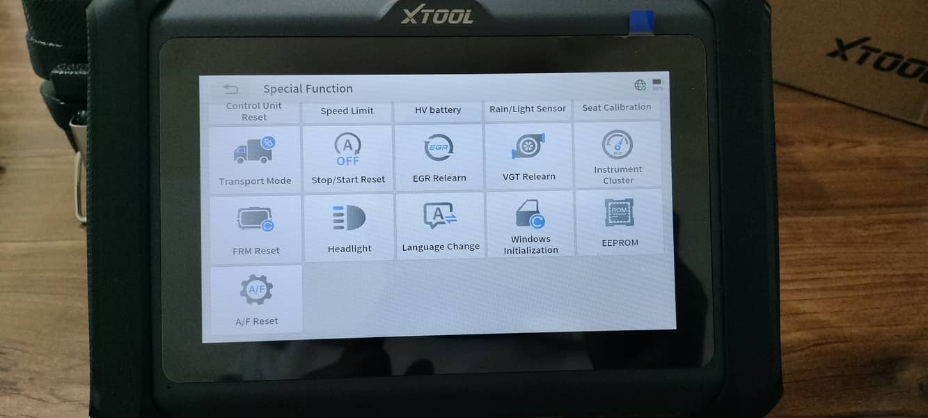 XTool Lounch Vehical Scanner 8