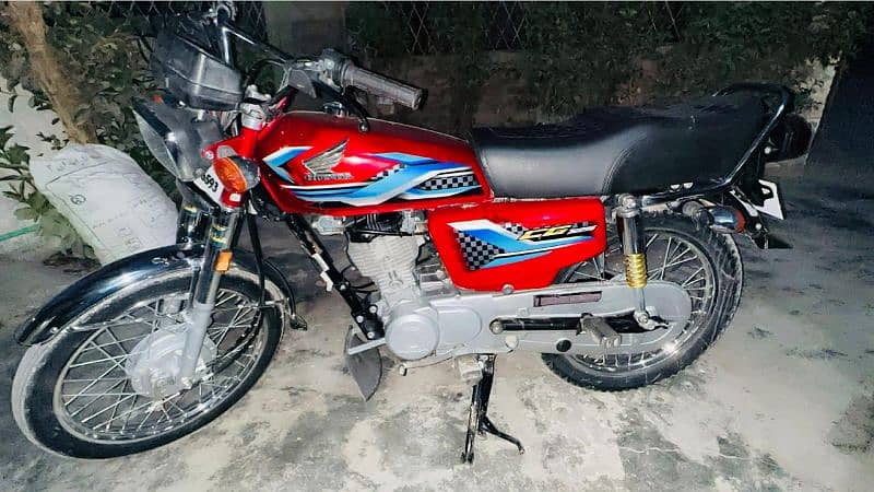 Honda 125 Red color 2