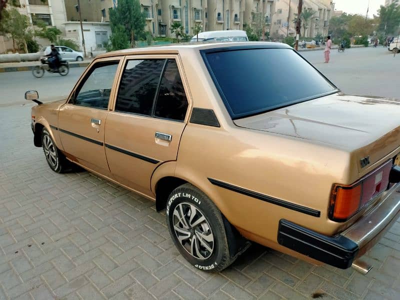 Toyota Corolla 1982 Dx Saloon Old is gold 4