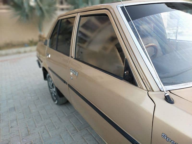 Toyota Corolla 1982 Dx Saloon Old is gold 6