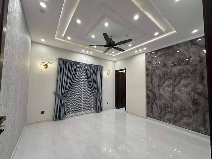 10 Marla Brand New Luxury Upper Portion For Rent In Shaheen BLOCK Bahria Town Lahore 5