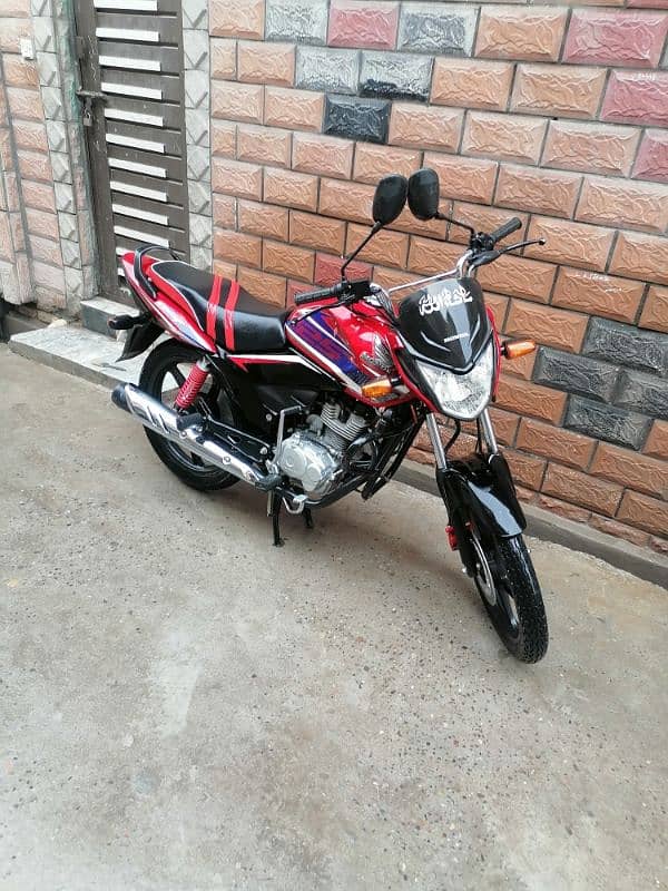 honda Cb 125 f fresh look self start 5 gear very smooth ride 1