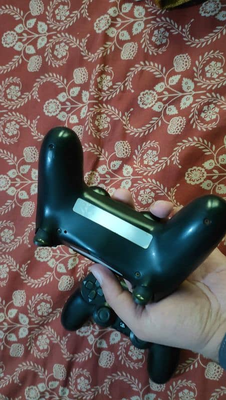 PS4 original gen 2 controllers 3