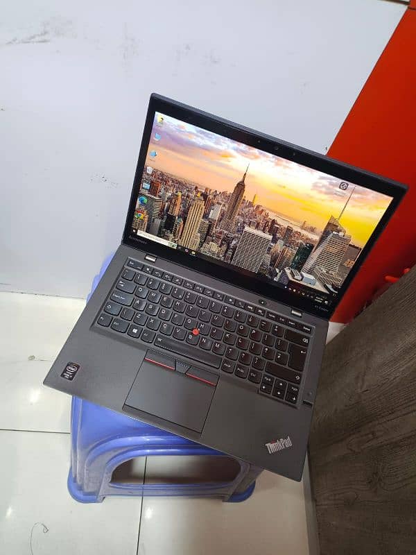 Lenovo X1 Carbon Core i7-5th Gen 8GB RAM 128GB NVMe 4K Touch Display 11