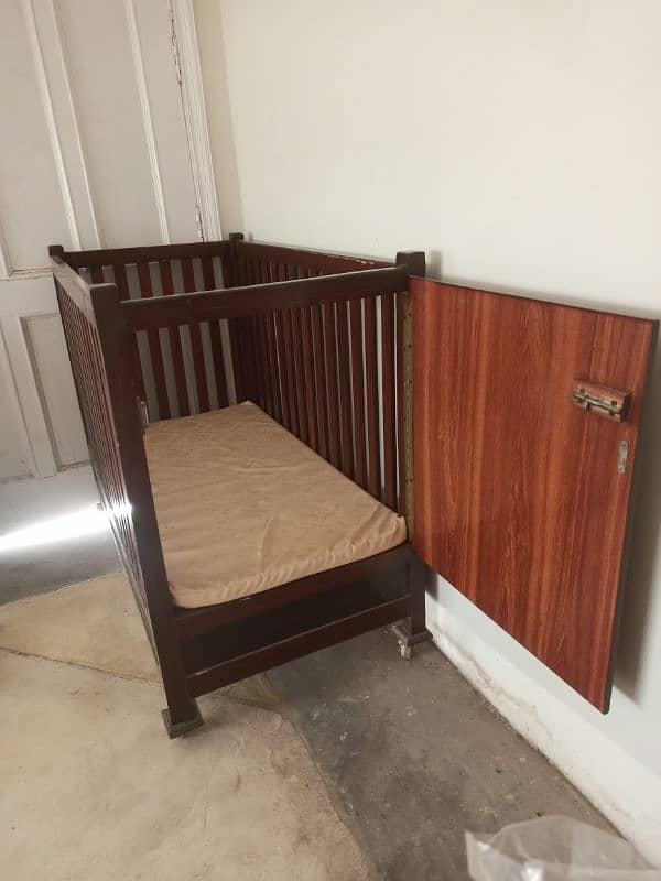 baby cot wooden 1