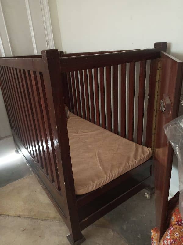 baby cot wooden 2