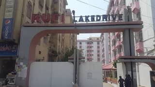 Main Road Corner 4 bed D/D 2400 sqft Flat Rufi Lake Drive