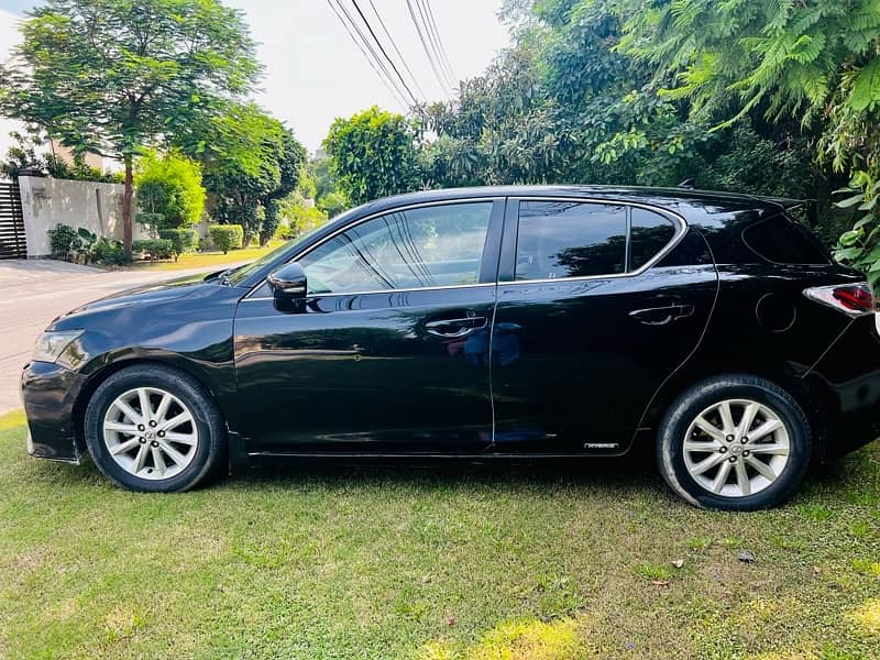 Lexus CT200h 2011 6