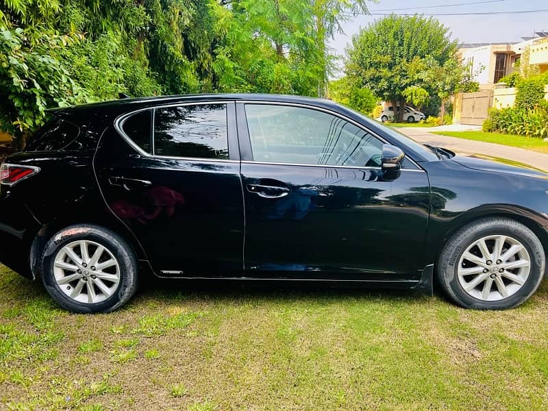 Lexus CT200h 2011 8