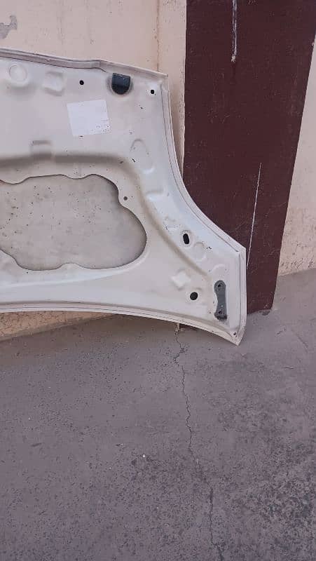 vitz 2005/7 white bonat 4