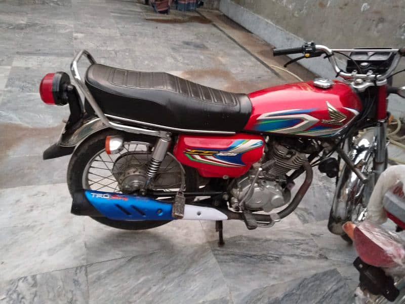 Honda CD 125 9