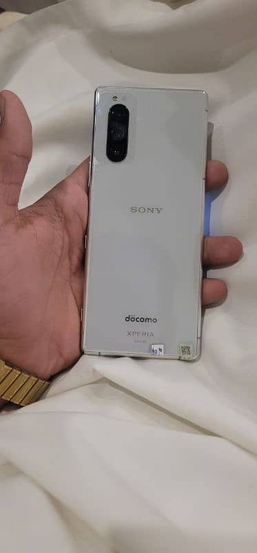 Sony Xperia 5 0