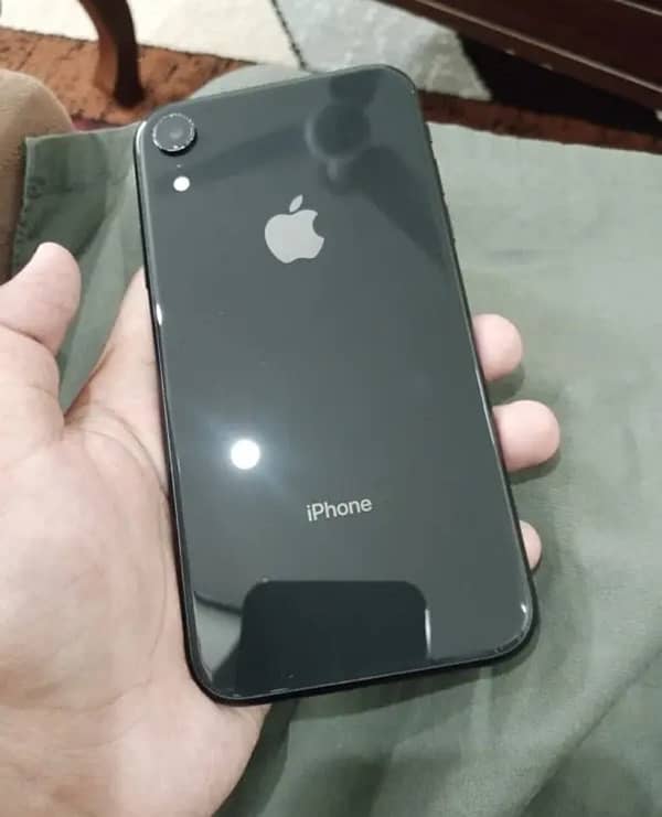 iPhone XR 0