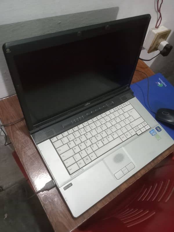 fujitsu laptop for sale good condition 1