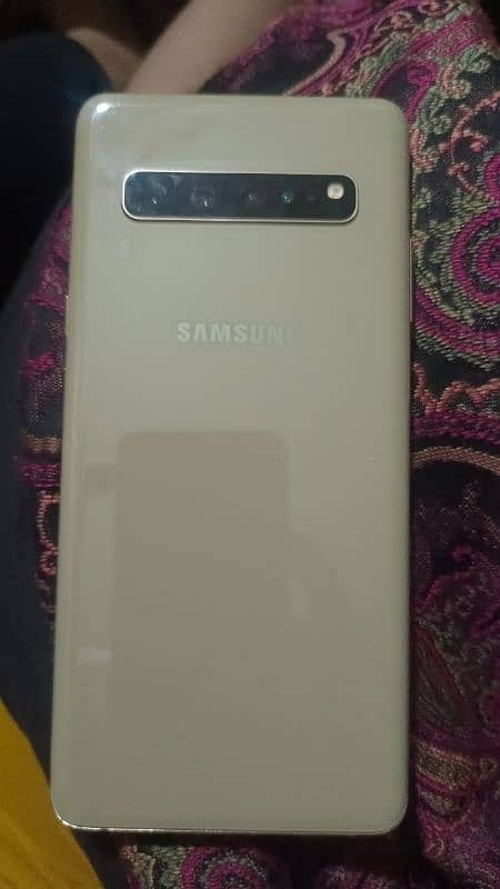 Samsung S10 5g condition 10by 10 ha Camry main 1 light c shade ha 2