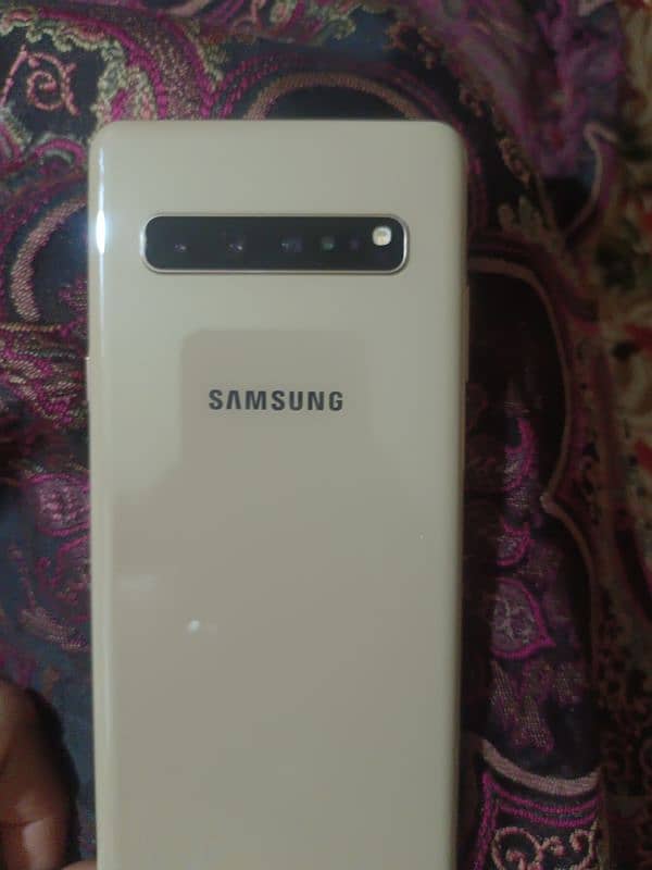 Samsung S10 5g condition 10by 10 ha Camry main 1 light c shade ha 4