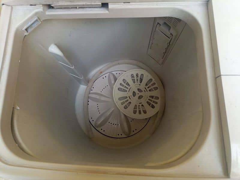 Toyo Washing Machine 1