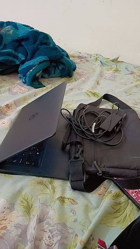 Dell laptop 5th Generation 4