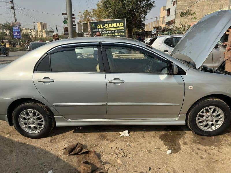 Toyota Corolla SE saloon automatic 7