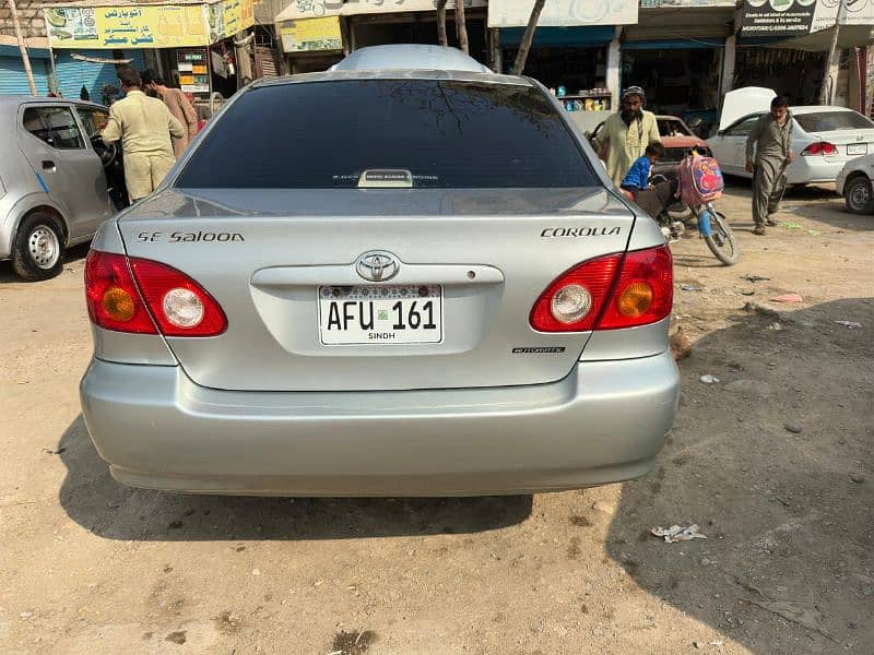 Toyota Corolla SE saloon automatic 8