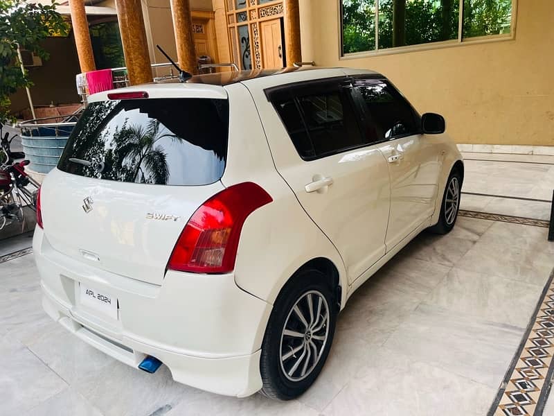 Suzuki Swift 2005 1