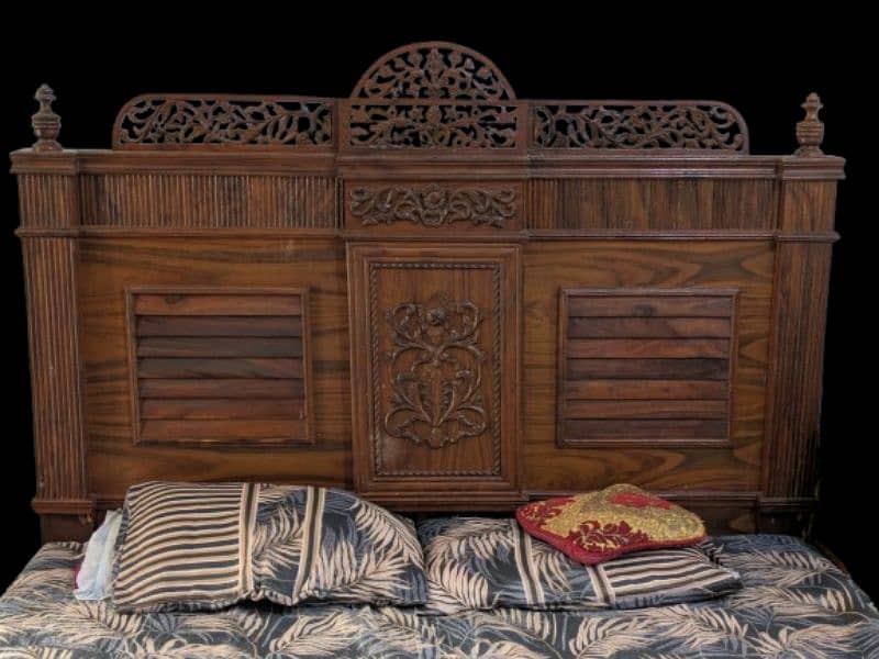 Used Wooden bad traditional antique designed for sale 1