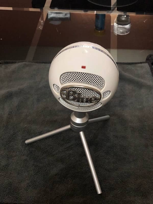 Blue - Snowball condensor Microphone 3