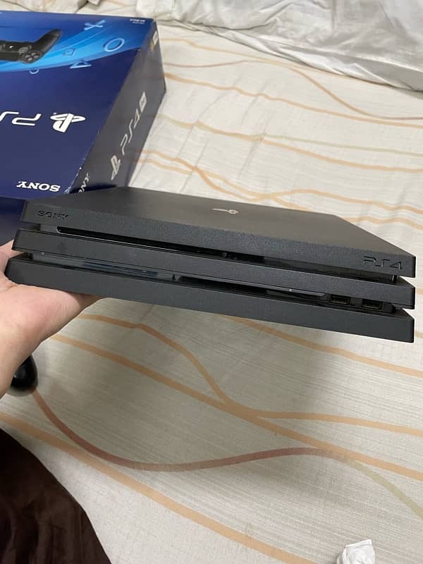 PS4 Pro 1TB 1