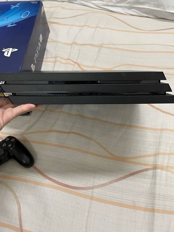 PS4 Pro 1TB 3