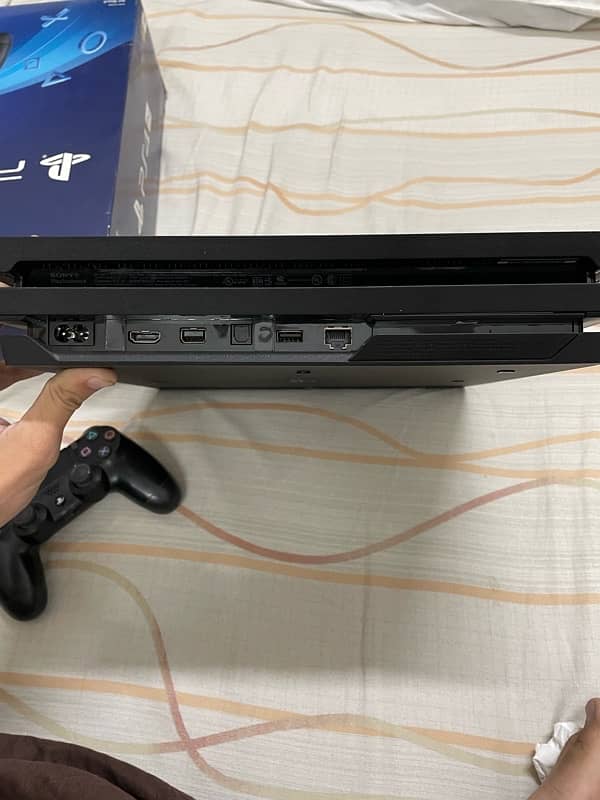 PS4 Pro 1TB 4