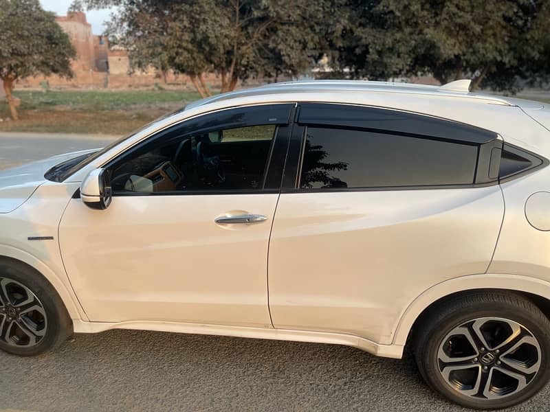 Honda Vezel 2016 3