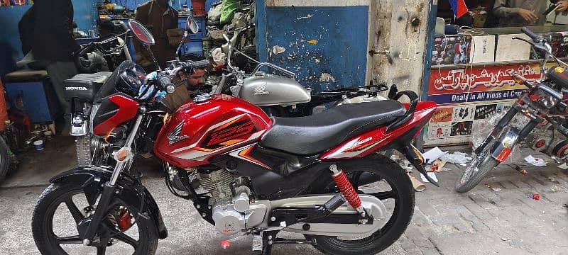 Honda Cb125 brand new condition for sale 1