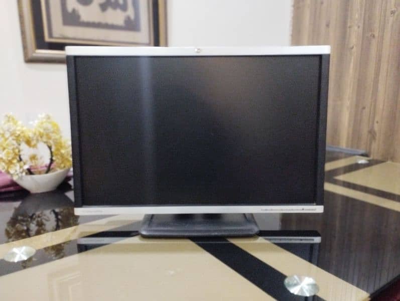 HP Compaq LA2405x 24" LED monitor 0