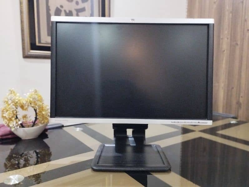 HP Compaq LA2405x 24" LED monitor 3