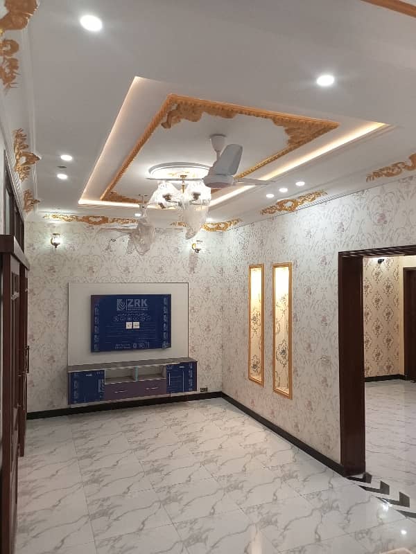 5 marla beautiful house for sale in Parkview Lahore 0