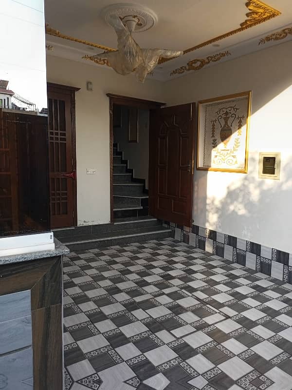 5 marla beautiful house for sale in Parkview Lahore 1